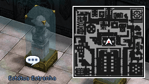 Estátua Estranha de perto